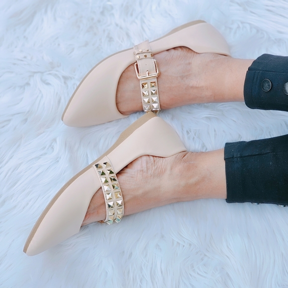 Womens Flat Closed Pointed Toe Sandal Beige Color - Picture 3 of 4